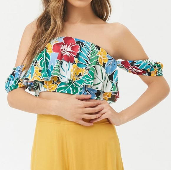 Forever 21 Tops - NWT Forever 21 Floral Cold Shoulder Crop Top 🌺